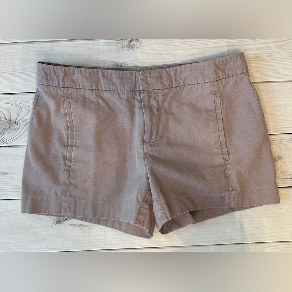 Gap Women's Tan Shorts Size 2 
Summer Spring Beach Casual Short Shorts
Cute🔥🔥